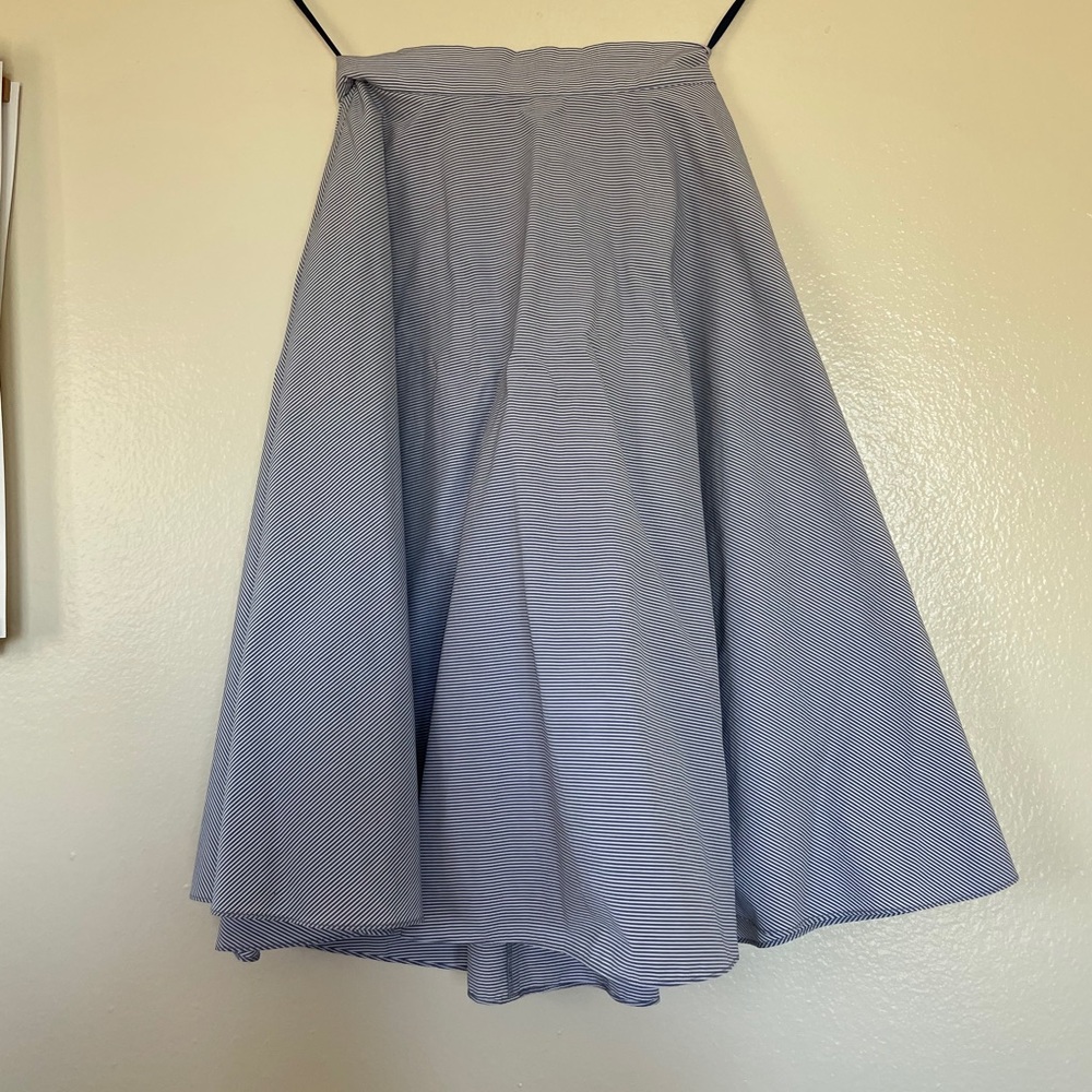 Gorgeous striped wide skirt with tight waist